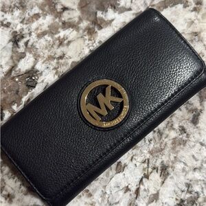 Michael Kors Black and Gold Key Holder